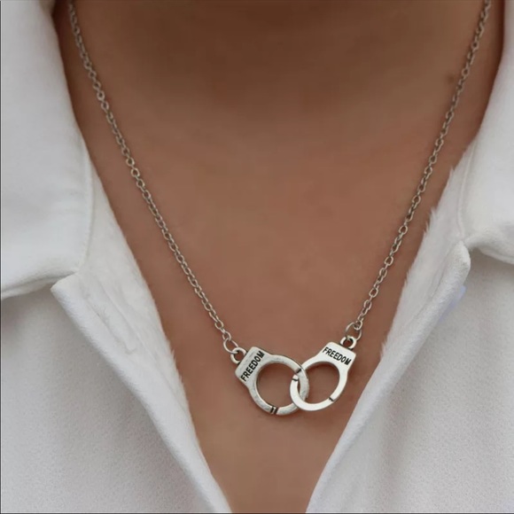 Jewelry - New Handcuffs Shape Choker Silver Plated Chain Nec